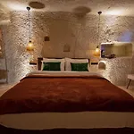 Sato Cave Otel 2*