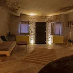 Sato Cave Otel 2*