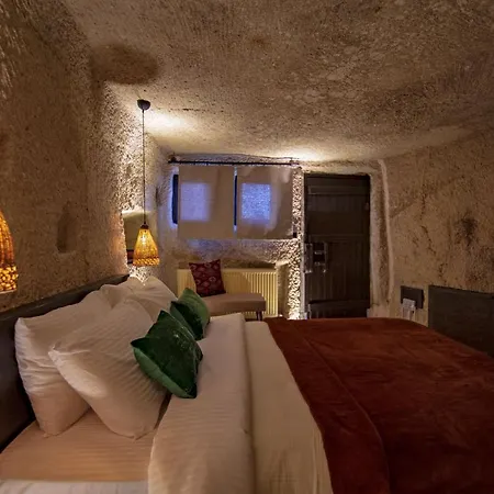 Sato Cave Hotel 2*