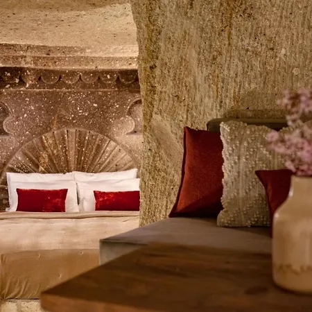 فندق Sato Cave 2*