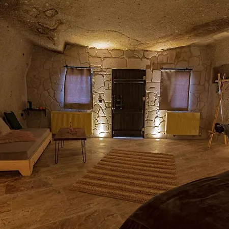 Sato Cave Hotell 2*