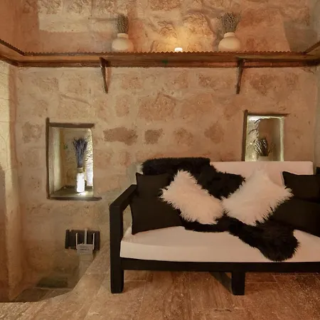 Hotel Sato Cave