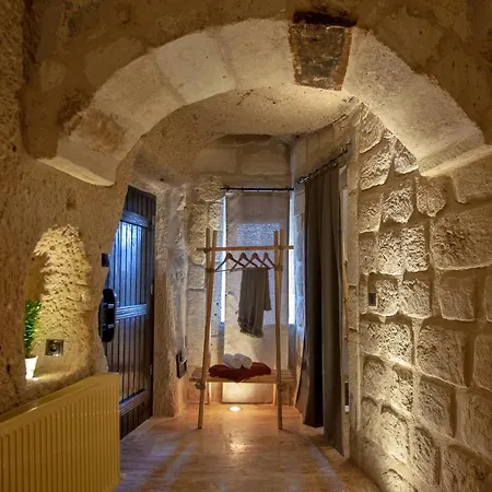 Sato Cave Hotel 2*