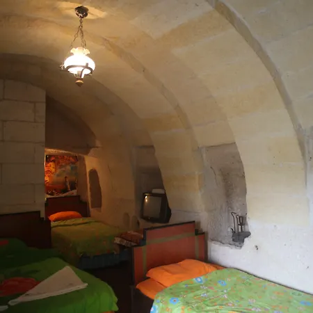 Sato Cave 2* غوريمِيه